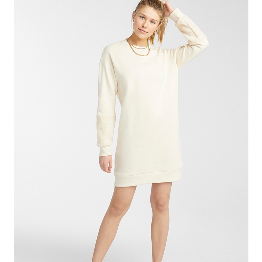 Host Pick ✨✨✨Ivory white sherpa detail sleeves oversized dress / long dress